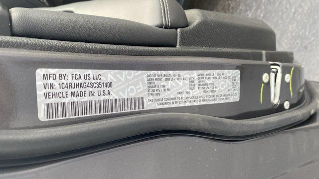 new 2025 Jeep Grand Cherokee car, priced at $40,345