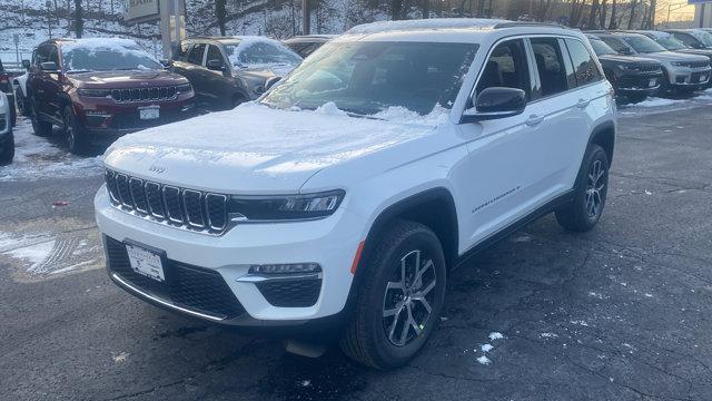 new 2025 Jeep Grand Cherokee car, priced at $42,700