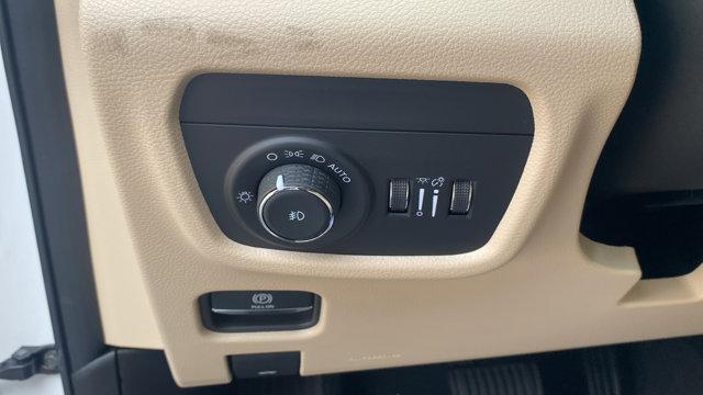new 2025 Jeep Grand Cherokee car, priced at $44,565