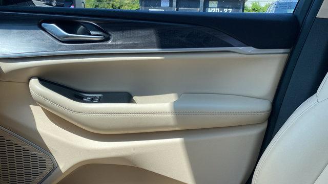 used 2022 Jeep Grand Cherokee car, priced at $34,025
