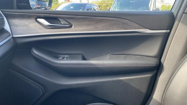 new 2025 Jeep Grand Cherokee car, priced at $46,910