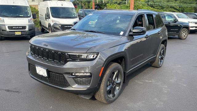 new 2025 Jeep Grand Cherokee car, priced at $46,910