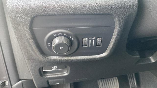 new 2025 Jeep Grand Cherokee car, priced at $46,910