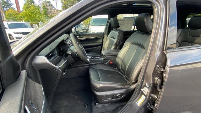 new 2025 Jeep Grand Cherokee car, priced at $46,910