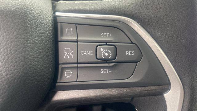used 2025 Jeep Grand Cherokee car, priced at $45,981