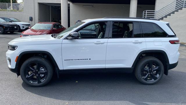 new 2025 Jeep Grand Cherokee car, priced at $52,415