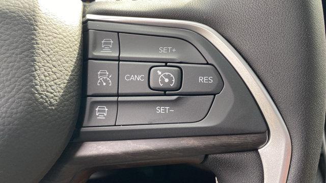 new 2025 Jeep Grand Cherokee car, priced at $52,415