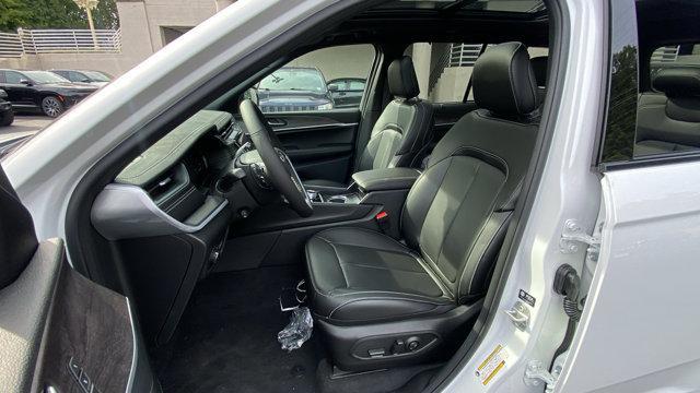 new 2025 Jeep Grand Cherokee car, priced at $52,415