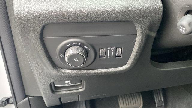 new 2025 Jeep Grand Cherokee car, priced at $52,415