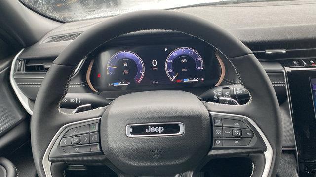 new 2025 Jeep Grand Cherokee car, priced at $44,595