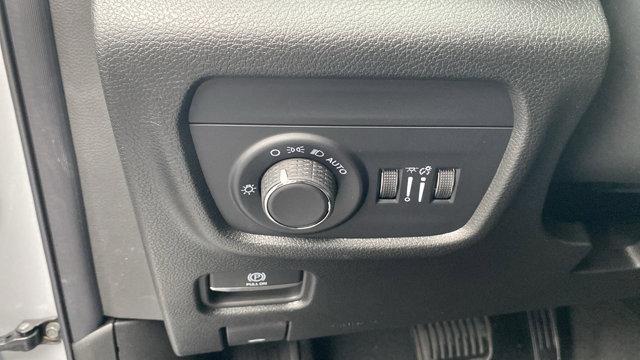 new 2025 Jeep Grand Cherokee car, priced at $44,595
