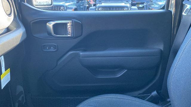 new 2025 Jeep Wrangler car, priced at $45,935