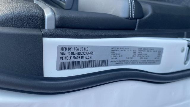 new 2025 Jeep Grand Cherokee car, priced at $43,590