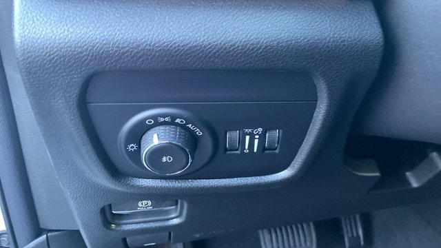 new 2025 Jeep Grand Cherokee car, priced at $43,590