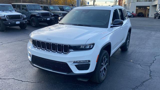 new 2025 Jeep Grand Cherokee car, priced at $43,590