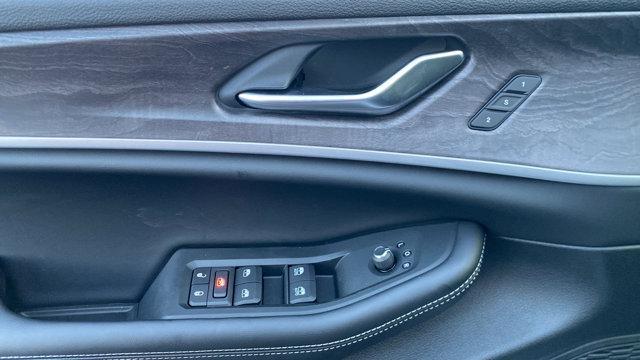 new 2025 Jeep Grand Cherokee car, priced at $43,590