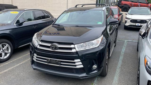 used 2018 Toyota Highlander car, priced at $26,877