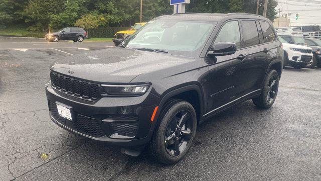 new 2025 Jeep Grand Cherokee car, priced at $45,675