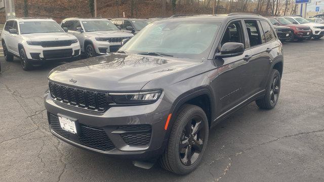 new 2025 Jeep Grand Cherokee car, priced at $45,170