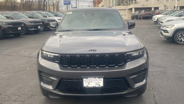 new 2025 Jeep Grand Cherokee car, priced at $45,170