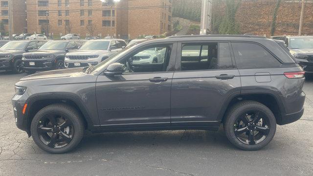 new 2025 Jeep Grand Cherokee car, priced at $45,170