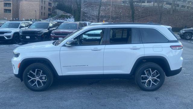 new 2025 Jeep Grand Cherokee car, priced at $45,215