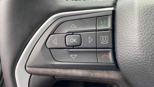 new 2025 Jeep Grand Cherokee car, priced at $44,990