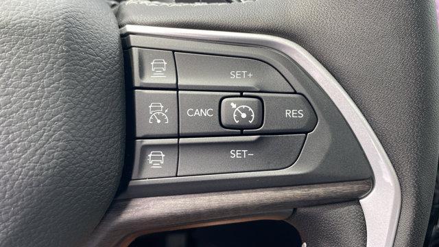 new 2025 Jeep Grand Cherokee car, priced at $44,990