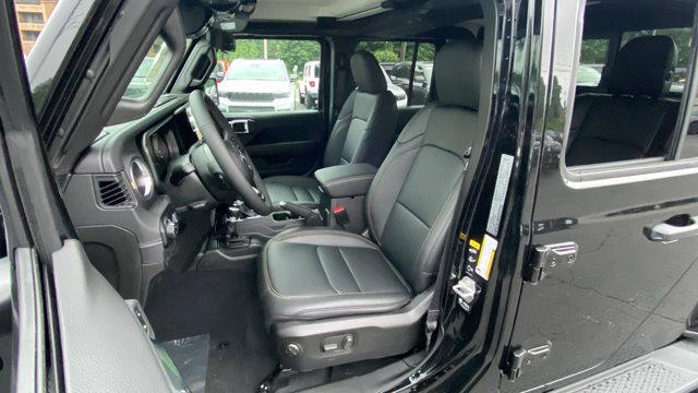 new 2025 Jeep Gladiator car, priced at $45,882