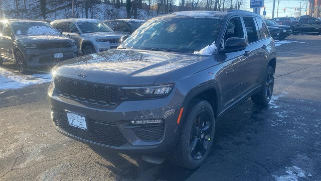 new 2025 Jeep Grand Cherokee car, priced at $48,535