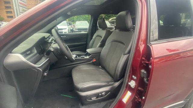 new 2025 Jeep Grand Cherokee car, priced at $43,710