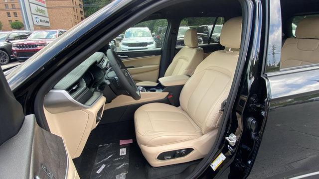 new 2025 Jeep Grand Cherokee car, priced at $43,881