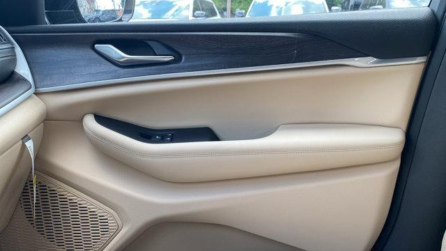new 2025 Jeep Grand Cherokee car, priced at $43,881