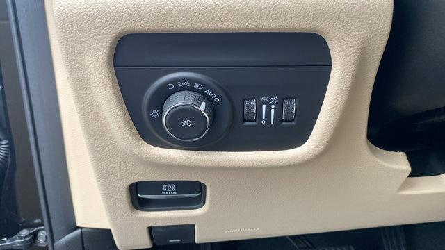new 2025 Jeep Grand Cherokee car, priced at $43,881