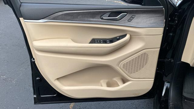 new 2025 Jeep Grand Cherokee car, priced at $43,881