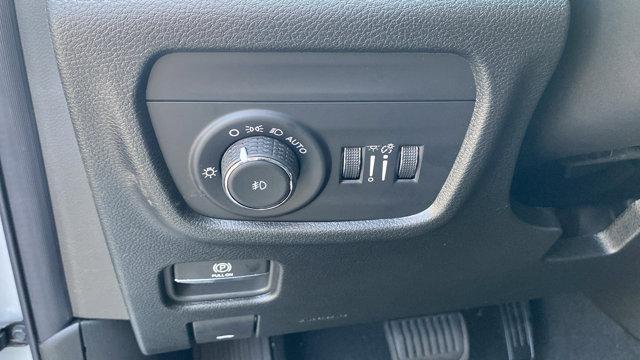 new 2025 Jeep Grand Cherokee car, priced at $45,160