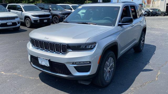new 2025 Jeep Grand Cherokee car, priced at $45,160