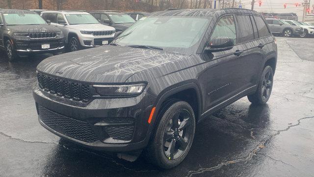 new 2025 Jeep Grand Cherokee car, priced at $44,175