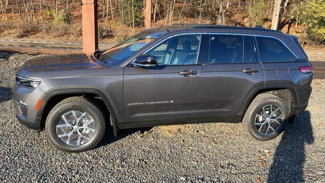 new 2025 Jeep Grand Cherokee car, priced at $45,685