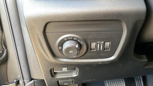 new 2025 Jeep Grand Cherokee car, priced at $45,685