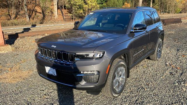 new 2025 Jeep Grand Cherokee car, priced at $45,685