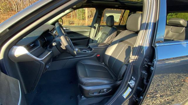 new 2025 Jeep Grand Cherokee car, priced at $45,685