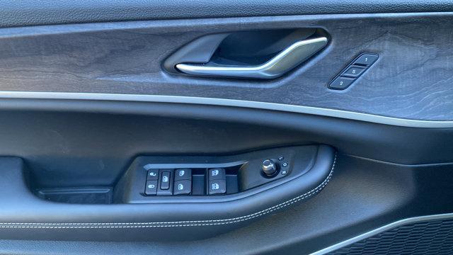 new 2025 Jeep Grand Cherokee car, priced at $52,415