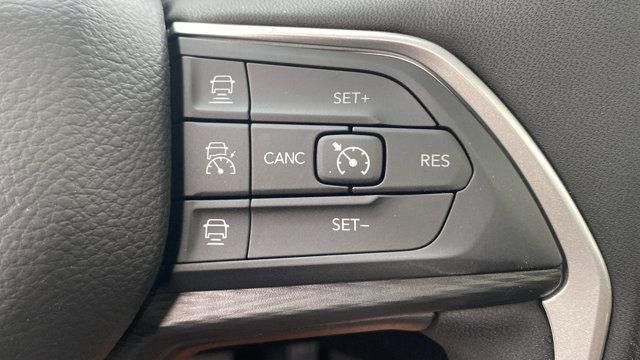 new 2025 Jeep Grand Cherokee car, priced at $46,730