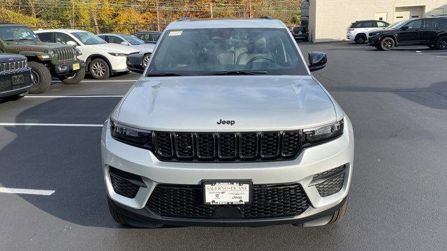 new 2025 Jeep Grand Cherokee car, priced at $47,155