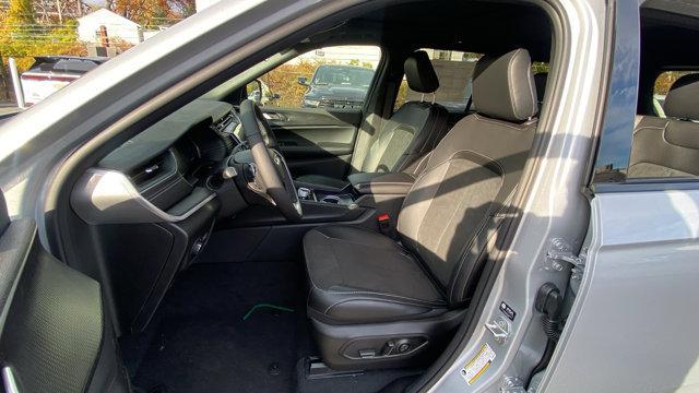 new 2025 Jeep Grand Cherokee car, priced at $47,155