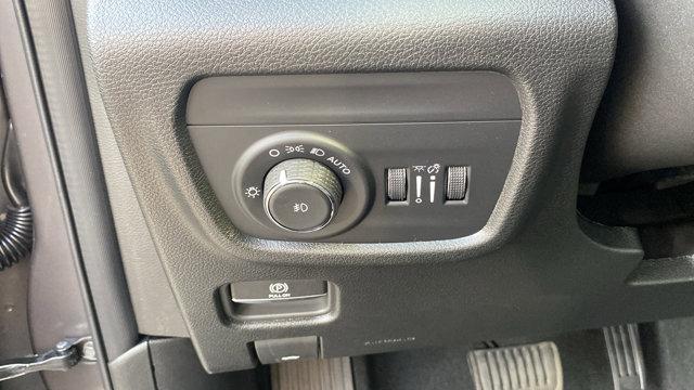 new 2025 Jeep Grand Cherokee car, priced at $43,070