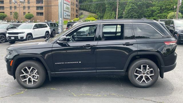 new 2025 Jeep Grand Cherokee car, priced at $44,121