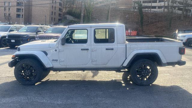 new 2025 Jeep Gladiator car, priced at $41,845