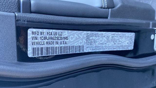 new 2025 Jeep Grand Cherokee car, priced at $40,345